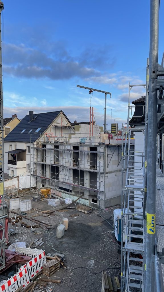 Neubau eines Doppelhauses und 4 Reihenhäusern mit Keller, Frankfurt-Bergen-Enkheim