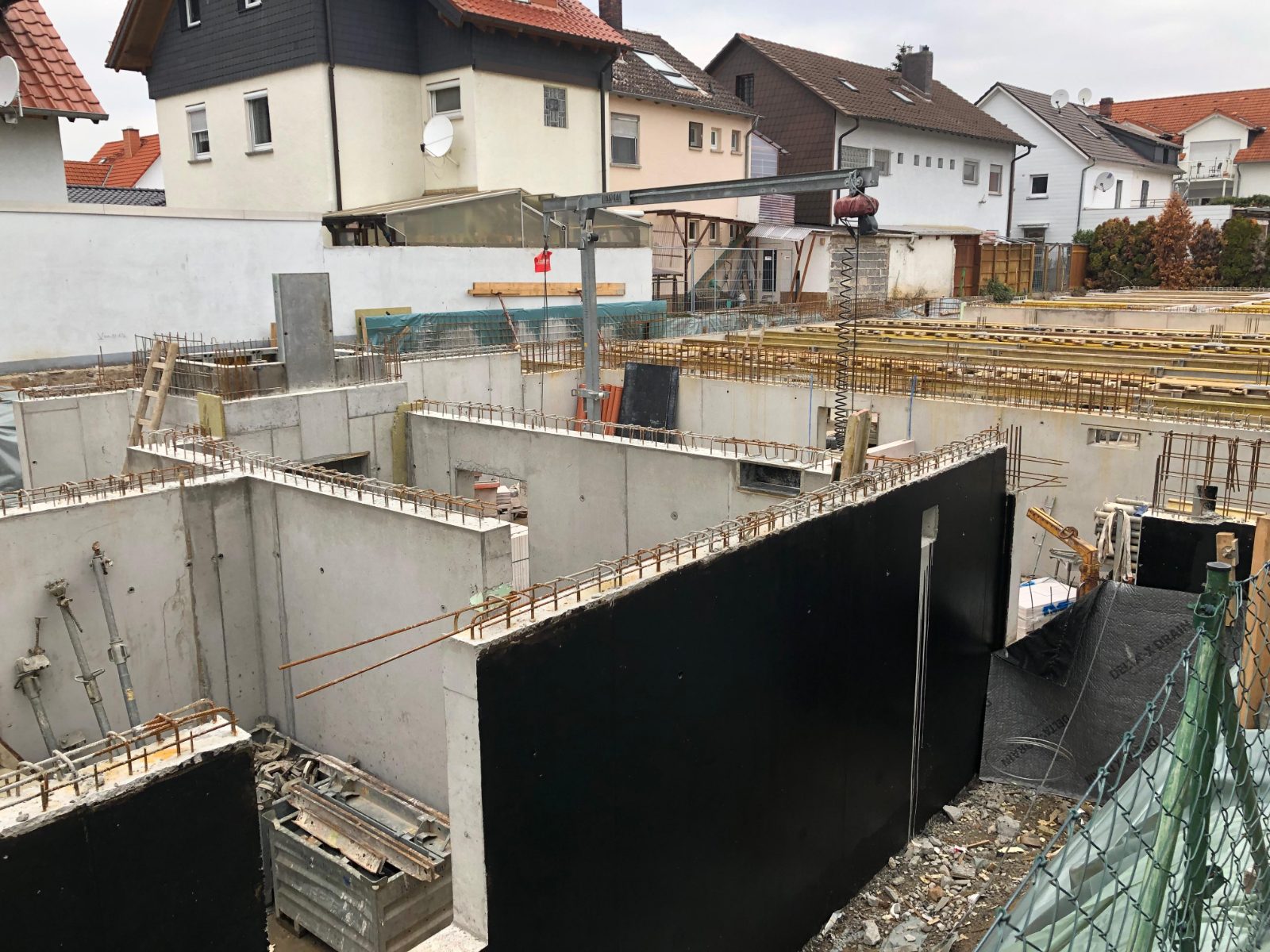 Baustelle Neubau eines Mehrfamilienhauses mit 10 Wohneinheiten und Tiefgarage, Griesheim bei Darmstadt